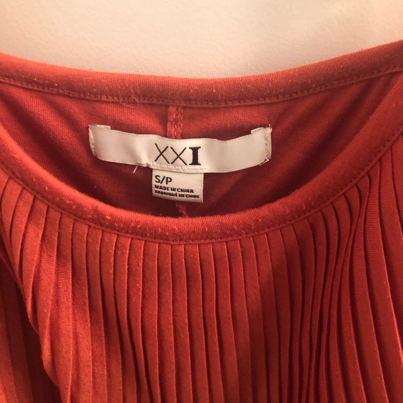 Unique burnt orange tiered tank top - Picture 3 of 4